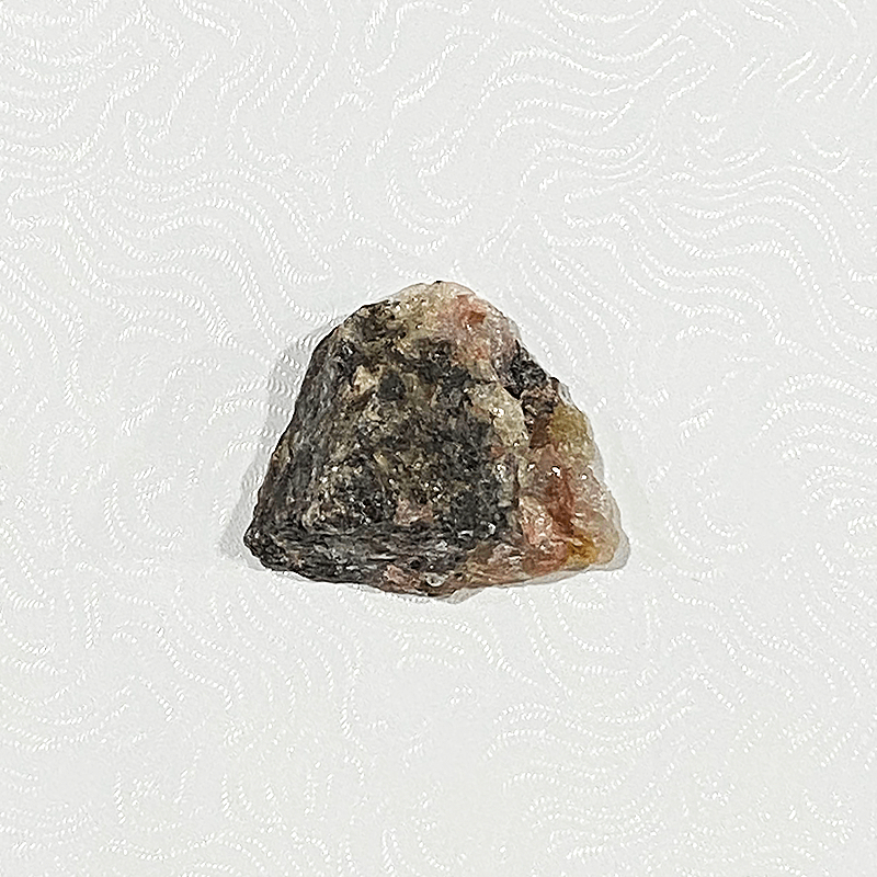 rhodonite_raw